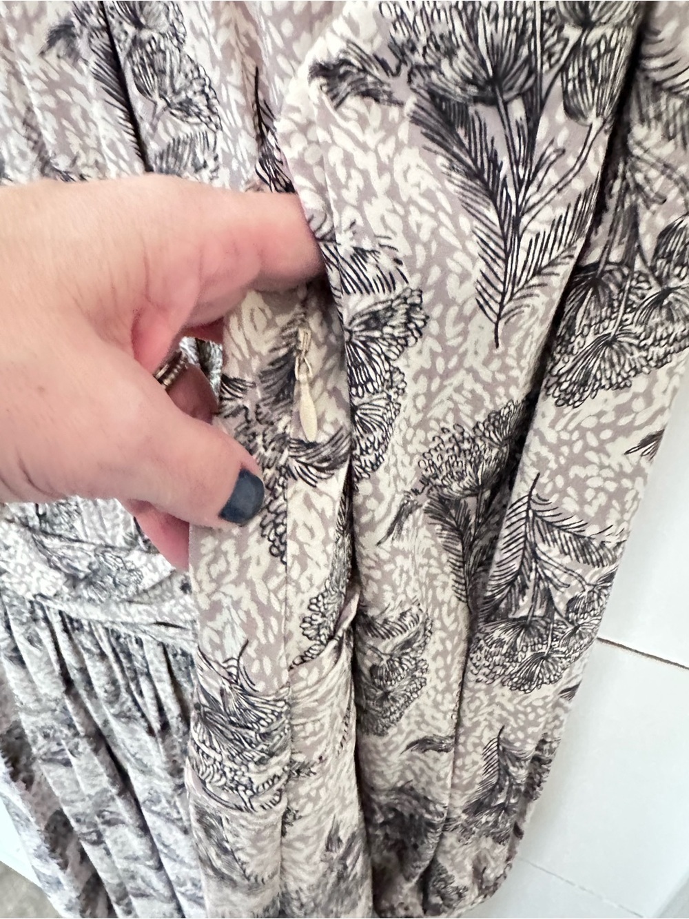 Boden Selina Floral Dress Long Sleeve Fit Flare Knee Length Grey Romantic Work - Picture 14 of 16